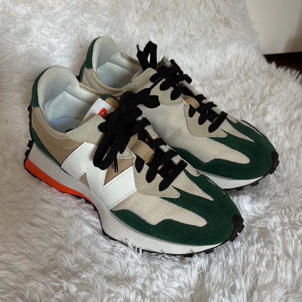 New Balance Green and White Sneakers Classic Design